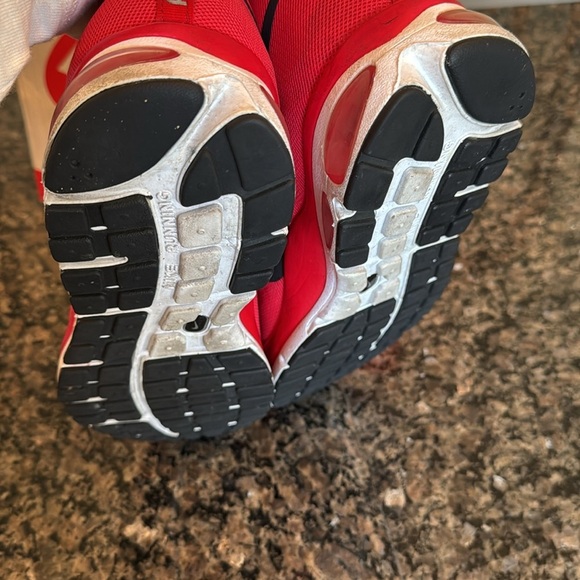 Nike air max 693325-601 Red and Black Sneakers EUC 11 - Picture 10 of 16